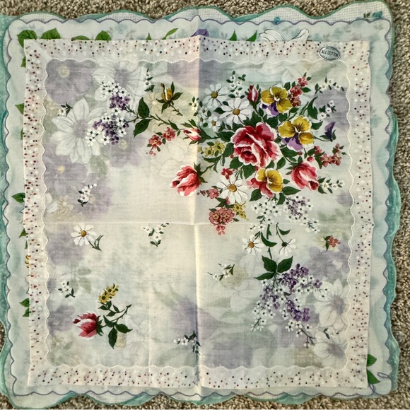 NWT (3) and NWOT (3) Vintage Ladies. Handkerchiefs Made in Japan and Philippines - Picture 8 of 14